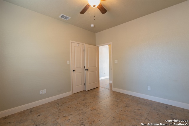 117 Abrego Run, Floresville, Texas image 32