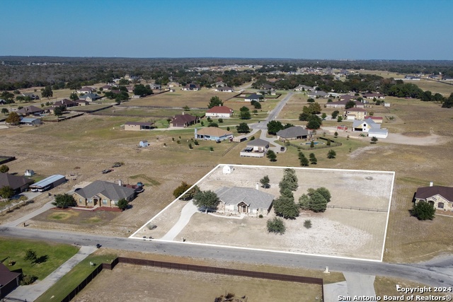 117 Abrego Run, Floresville, Texas image 4