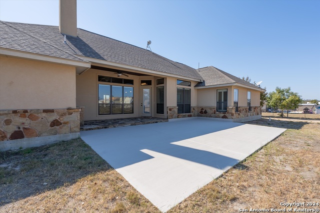 117 Abrego Run, Floresville, Texas image 40
