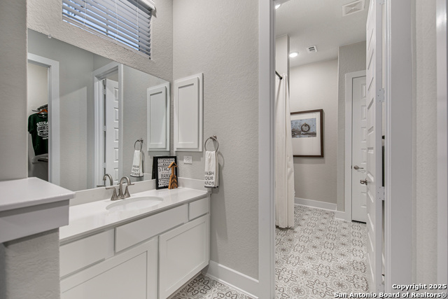 530 Poe Parkway, Castroville, Texas image 7