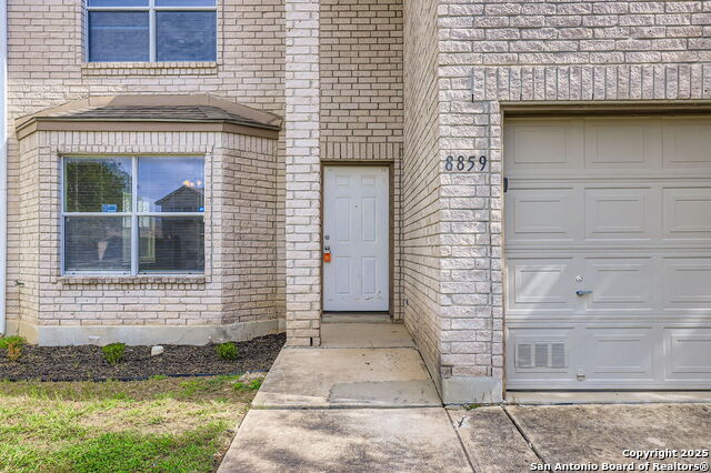 8859 Kestrel Oak, Converse, Texas image 3