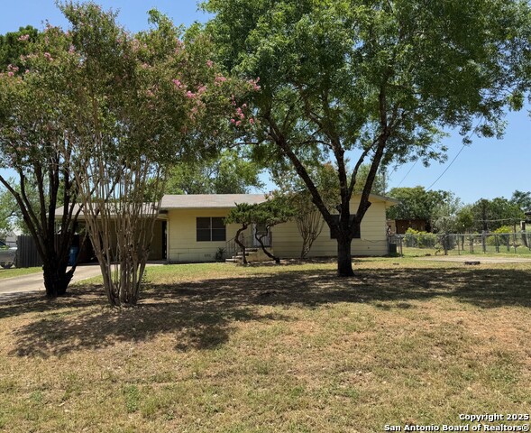 19905 Casias, Somerset, Texas image 1