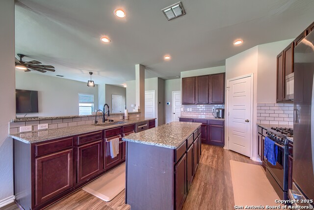 7421 Summer Blossom, Converse, Texas image 9