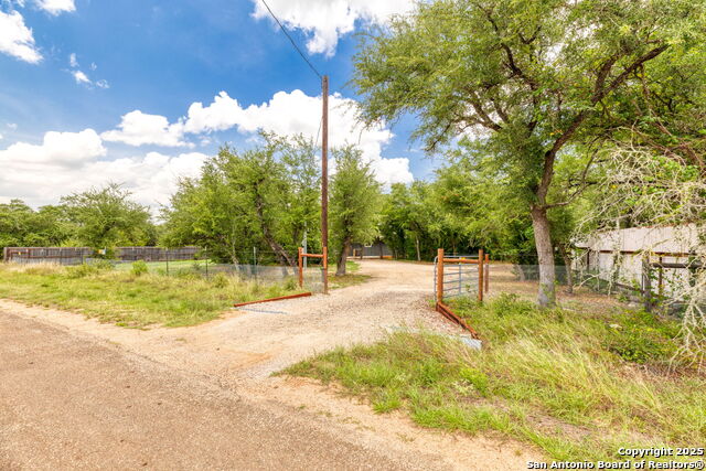 461 Rust Ranch Rd, Blanco, Texas image 2