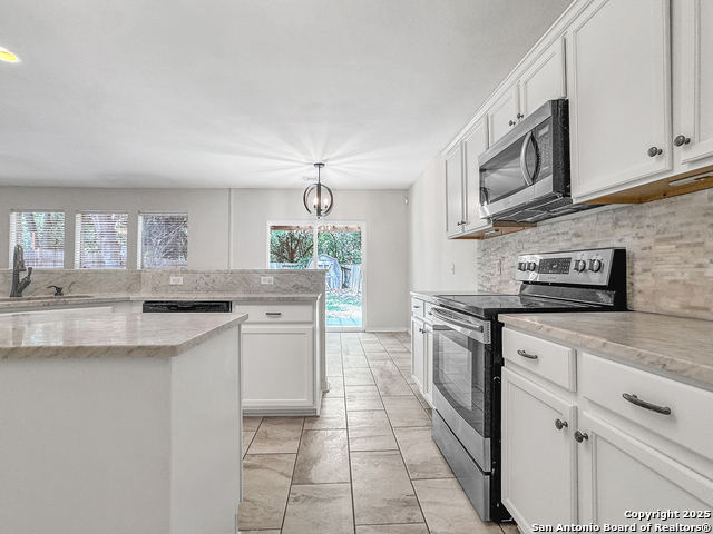 7 Lockspring, San Antonio, Texas image 5