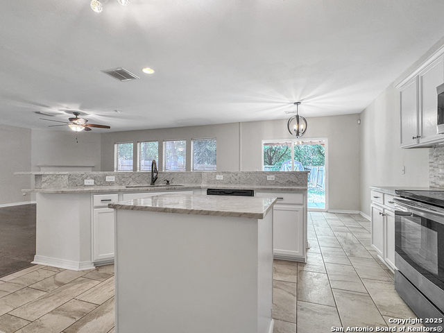 7 Lockspring, San Antonio, Texas image 6