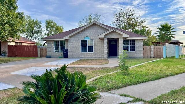 1890 Timberwood Dr, Eagle Pass TX 78852