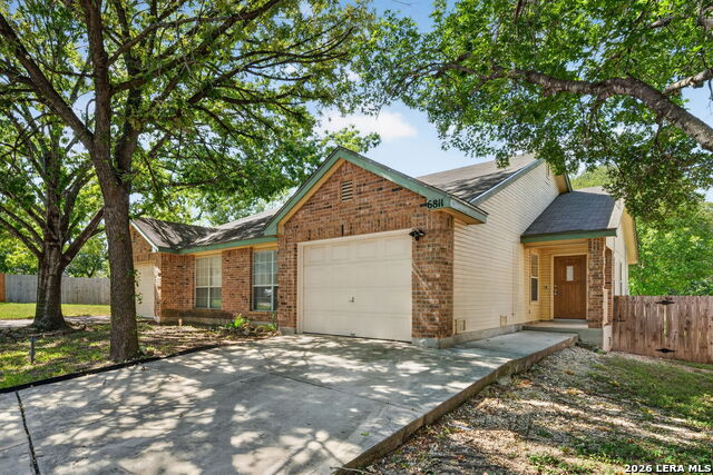 6811 Bluegrass Run, San Antonio TX 78240