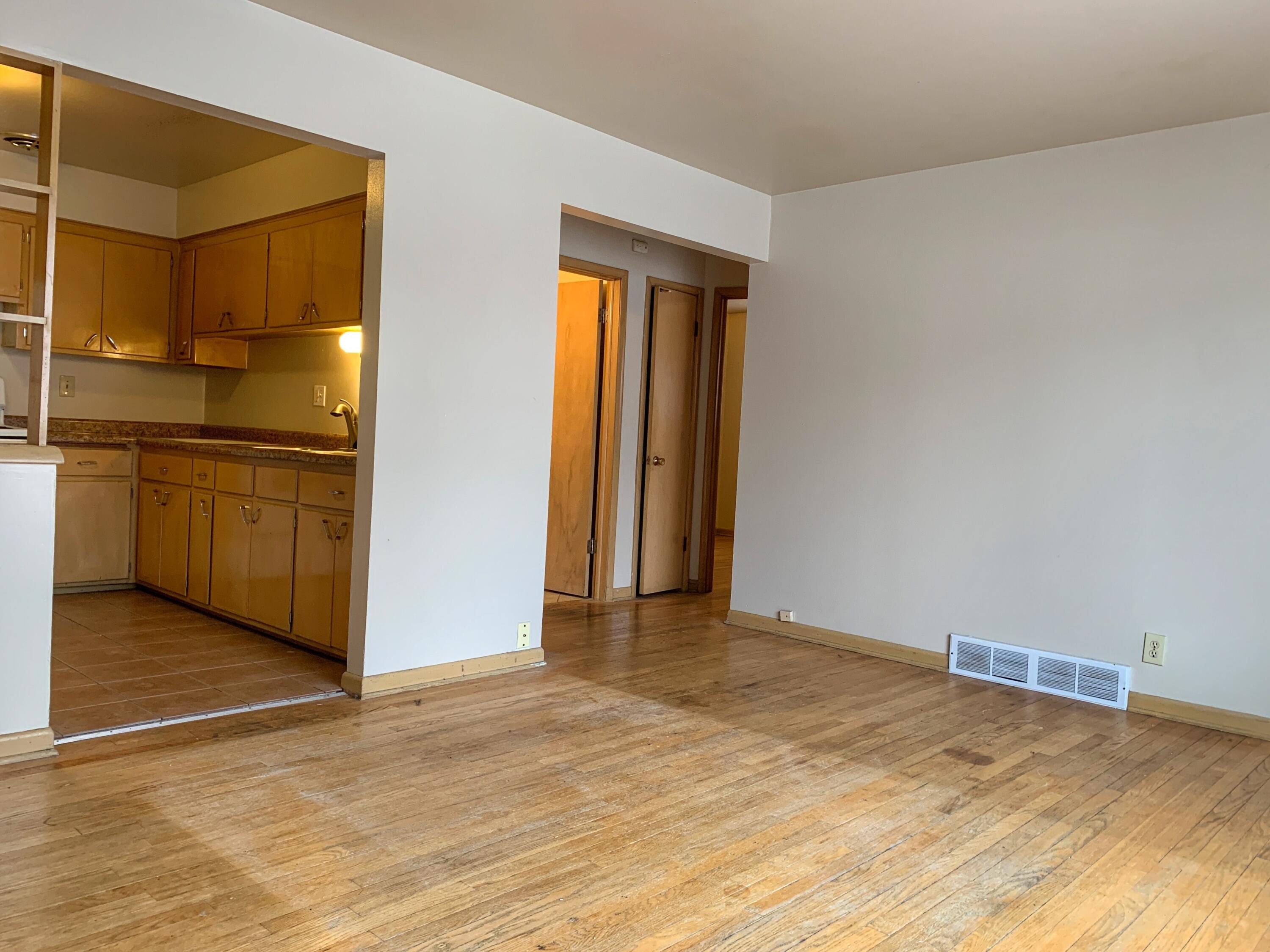 7711 W Hampton 4 For Rent, Milwaukee, WI 53218 ByOwner