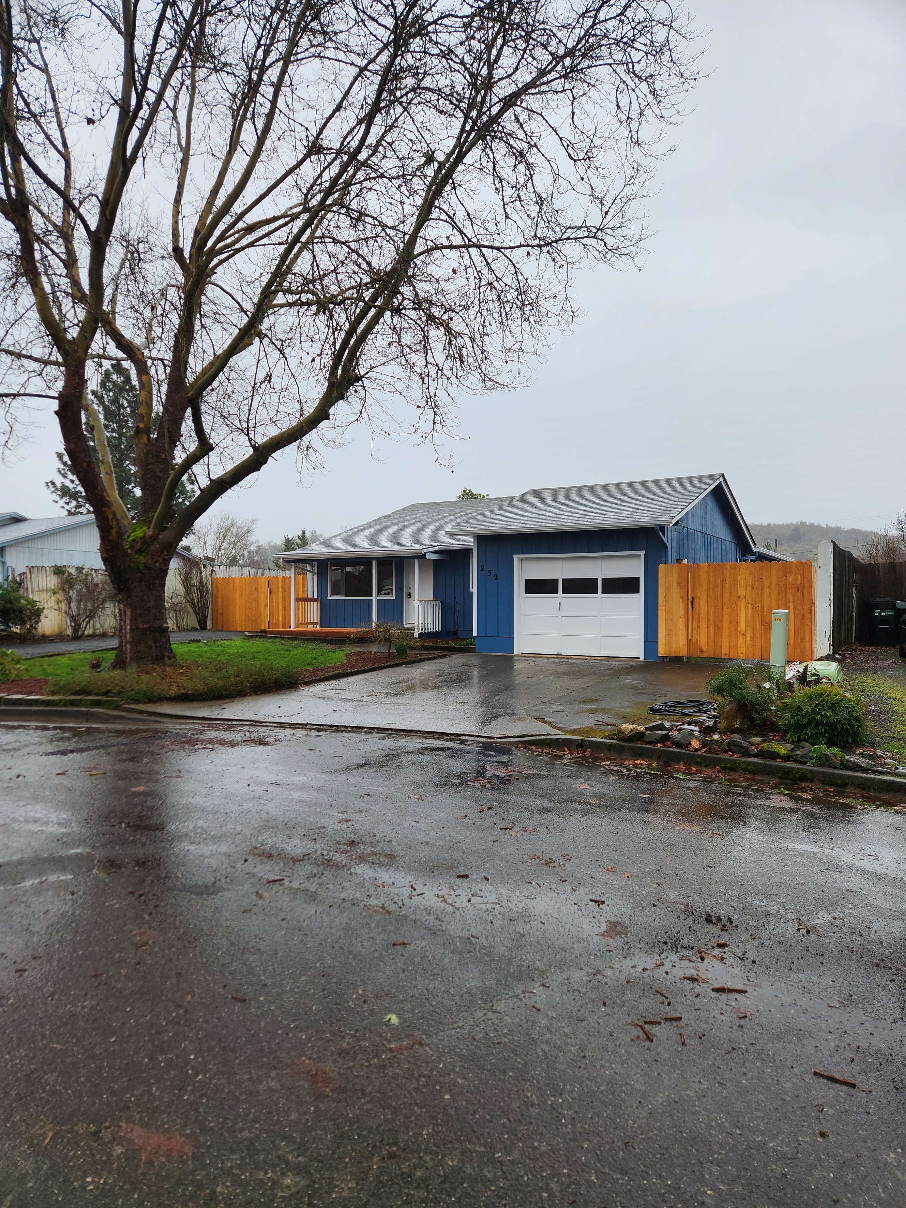 232 Columbia Loop , Roseburg, Oregon image 1