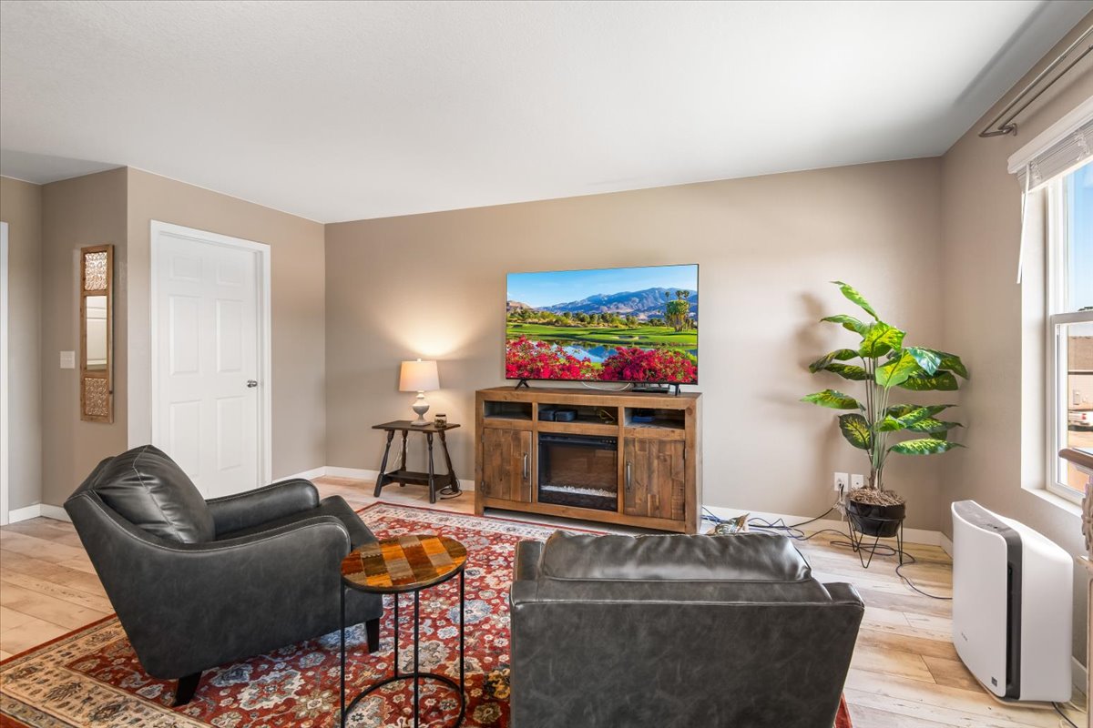 1675 Highfield Drive, Windsor, Colorado image 18