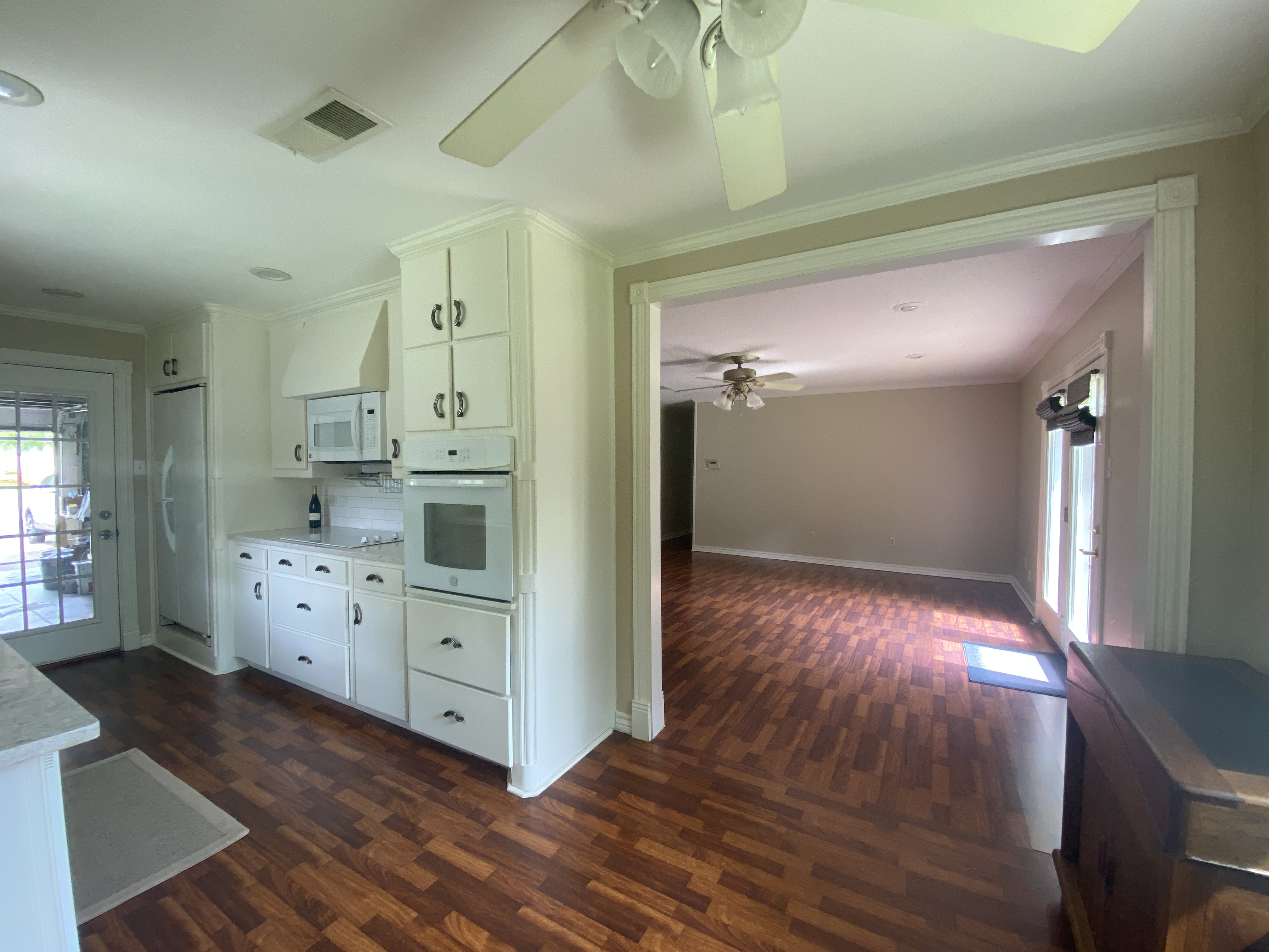 2225 Shady Brook Drive, Bedford, Texas image 10