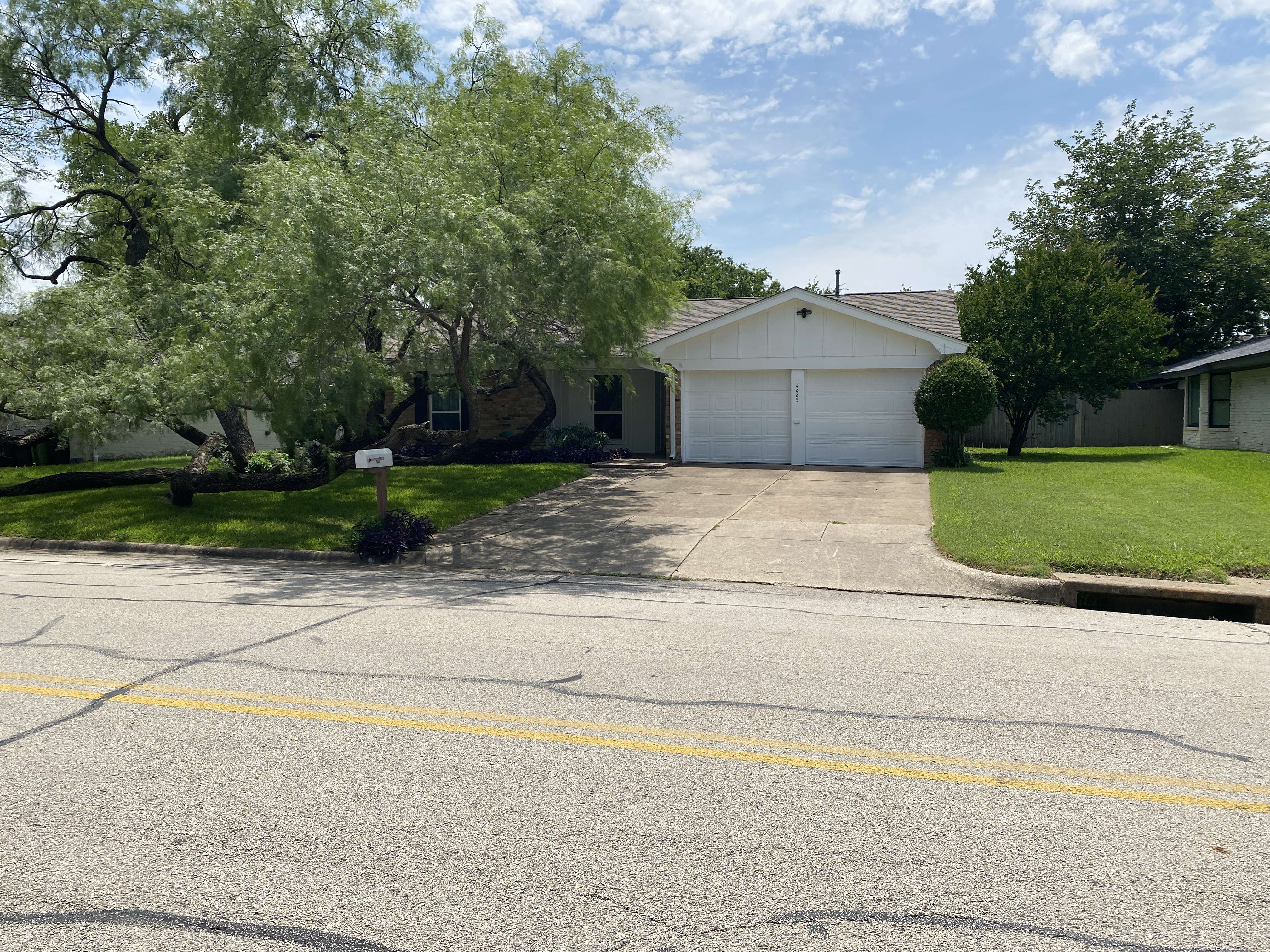 2225 Shady Brook Drive, Bedford, Texas image 2