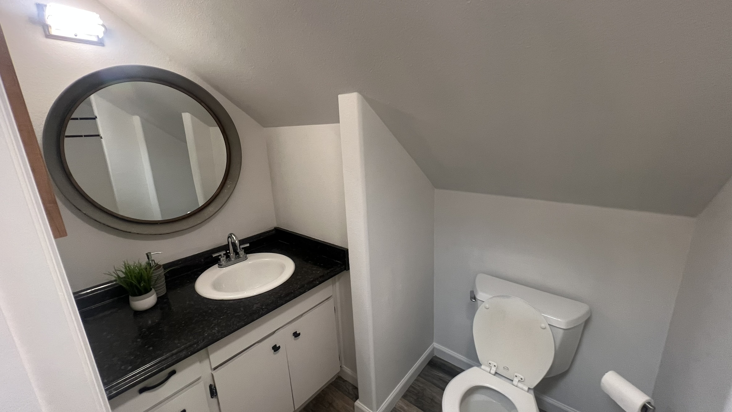 8155 Southwest Canyon Road, Portland, Oregon image 21
