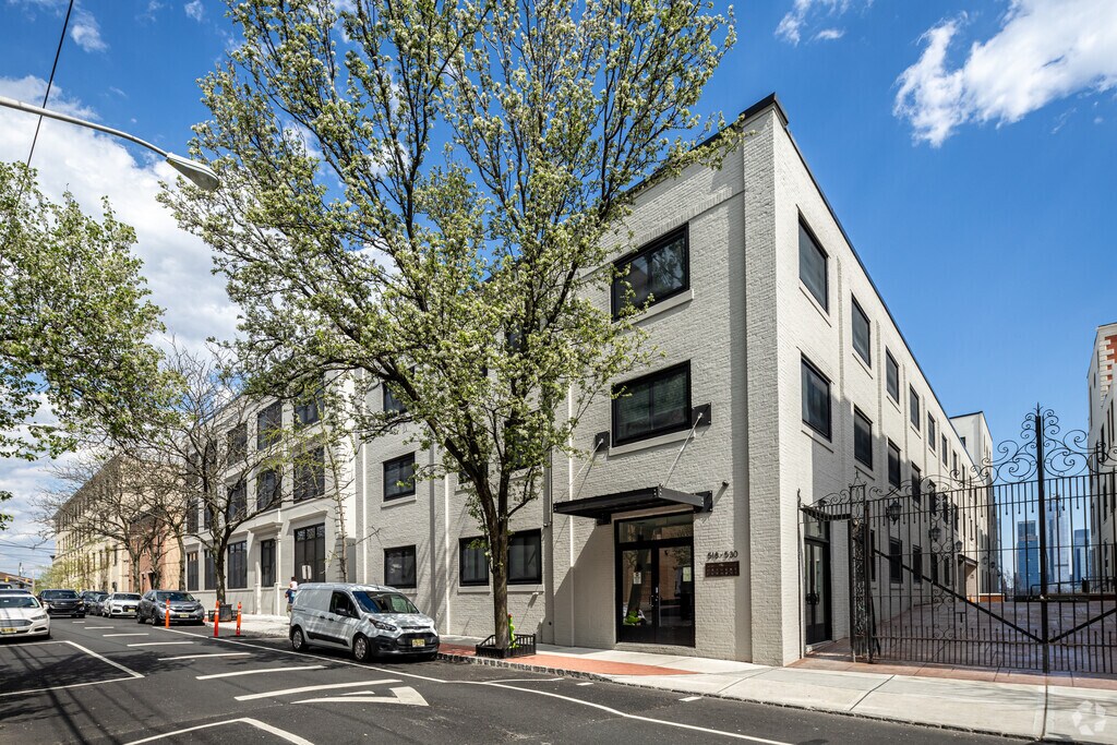 518 Gregory Avenue  #B407, Weehawken, New Jersey image 1