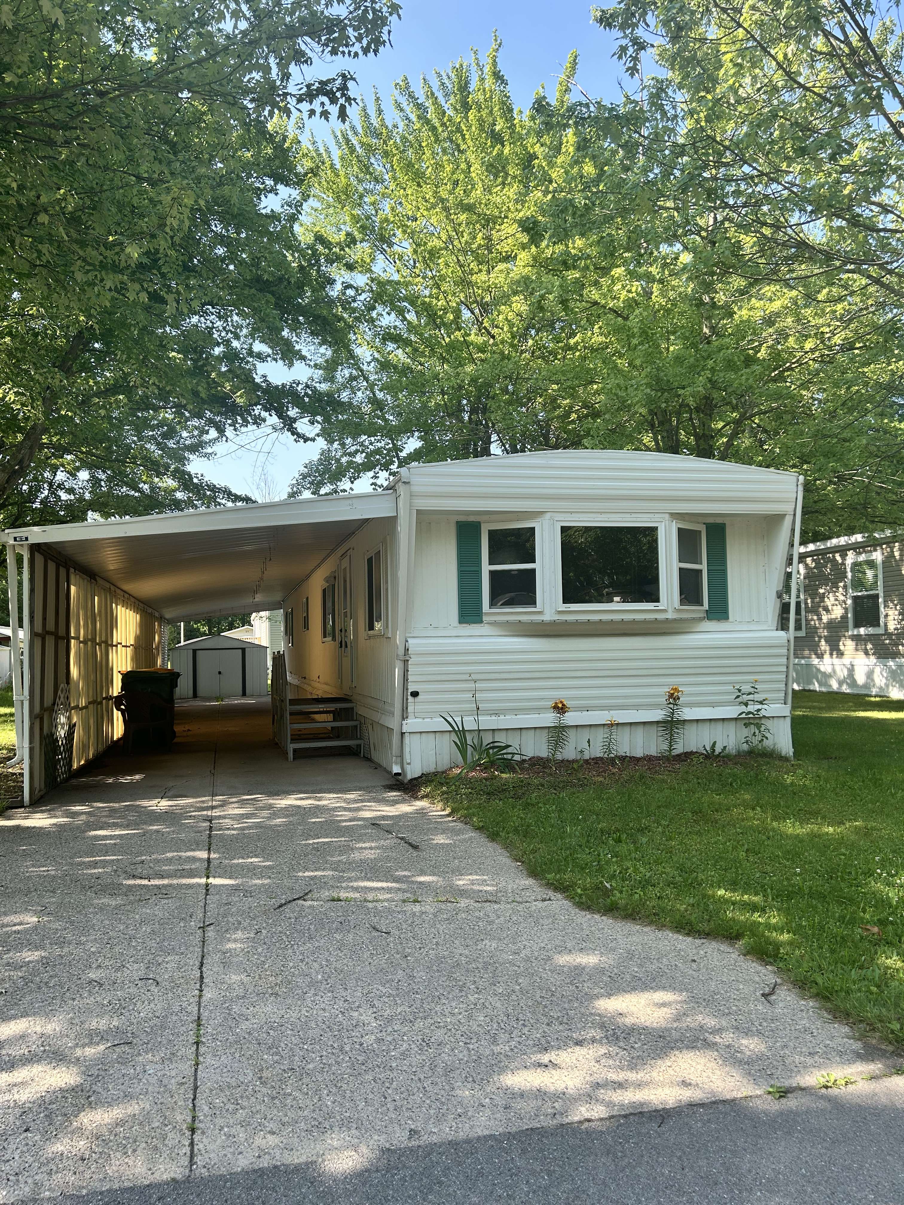 44 Quarry Hill Est, Akron, New York image 1